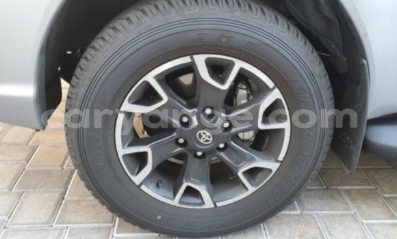 Acheter Occasion Voiture Toyota Hilux Gris à Grootfontein, Namibie Acheter Occasion Voiture Toyota Hilux Gris à Grootfontein, Namibie