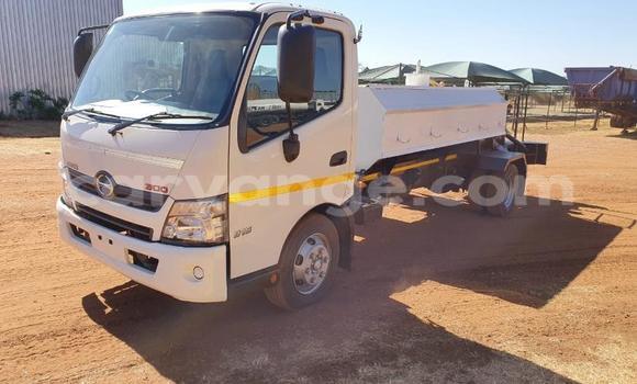 Buy Used Hino 300 Series White Truck in Windhoek in Namibia Buy Used Hino 300 Series White Truck in Windhoek in Namibia
