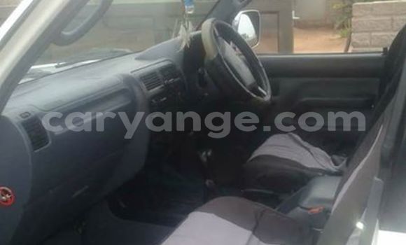 Acheter Occasion Voiture Toyota Land Cruiser Prado Blanc à Swakopmund, Namibie Acheter Occasion Voiture Toyota Land Cruiser Prado Blanc à Swakopmund, Namibie