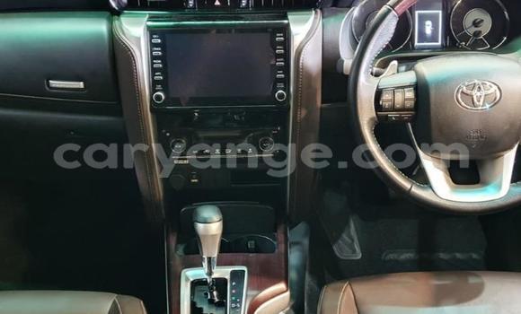 Acheter Occasion Voiture Toyota Fortuner Gris à Windhoek, Namibie Acheter Occasion Voiture Toyota Fortuner Gris à Windhoek, Namibie