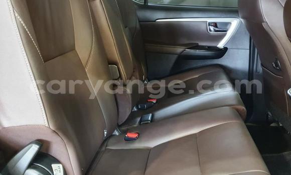 Acheter Occasion Voiture Toyota Fortuner Gris à Windhoek, Namibie Acheter Occasion Voiture Toyota Fortuner Gris à Windhoek, Namibie