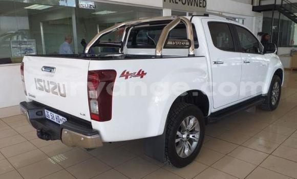 Buy Used Isuzu D–MAX White Car in Henties Bay in Erongo Buy Used Isuzu D–MAX White Car in Henties Bay in Erongo