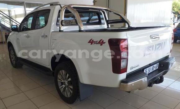 Buy Used Isuzu D–MAX White Car in Henties Bay in Erongo Buy Used Isuzu D–MAX White Car in Henties Bay in Erongo