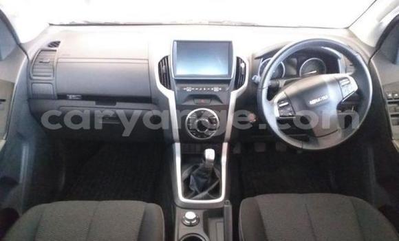 Buy Used Isuzu D–MAX White Car in Henties Bay in Erongo Buy Used Isuzu D–MAX White Car in Henties Bay in Erongo