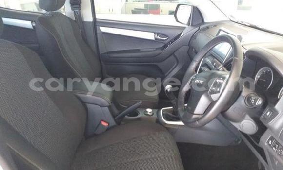 Buy Used Isuzu D–MAX White Car in Henties Bay in Erongo Buy Used Isuzu D–MAX White Car in Henties Bay in Erongo