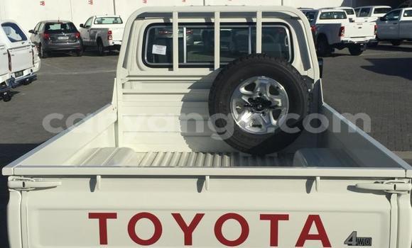 Acheter Occasion Voiture Toyota Land Cruiser Marron à Windhoek, Namibie Acheter Occasion Voiture Toyota Land Cruiser Marron à Windhoek, Namibie