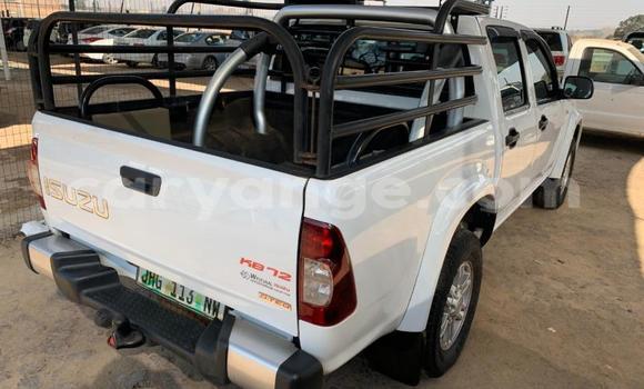Acheter Occasion Voiture Isuzu KB Blanc à Windhoek, Namibie Acheter Occasion Voiture Isuzu KB Blanc à Windhoek, Namibie