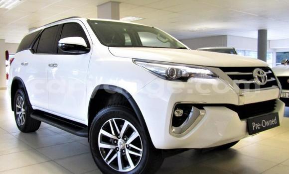 Acheter Occasion Voiture Toyota Hilux Blanc à Gobabis, Omaheke