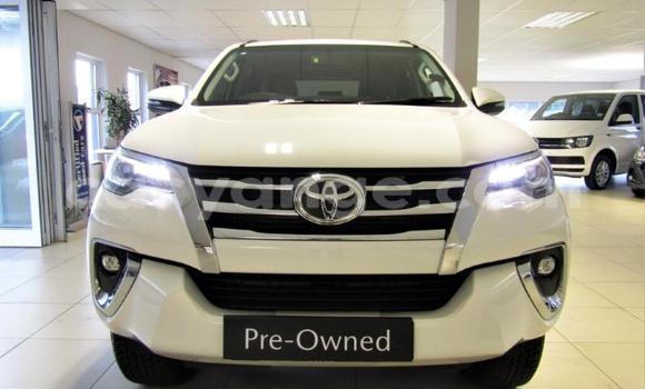 Acheter Occasion Voiture Toyota Hilux Blanc à Gobabis, Omaheke Acheter Occasion Voiture Toyota Hilux Blanc à Gobabis, Omaheke