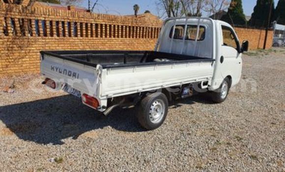 Acheter Occasion Voiture Hyundai H1 Blanc à Windhoek, Namibie Acheter Occasion Voiture Hyundai H1 Blanc à Windhoek, Namibie