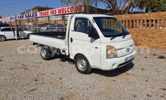 Acheter Occasion Voiture Hyundai H1 Blanc à Windhoek, Namibie Acheter Occasion Voiture Hyundai H1 Blanc à Windhoek, Namibie