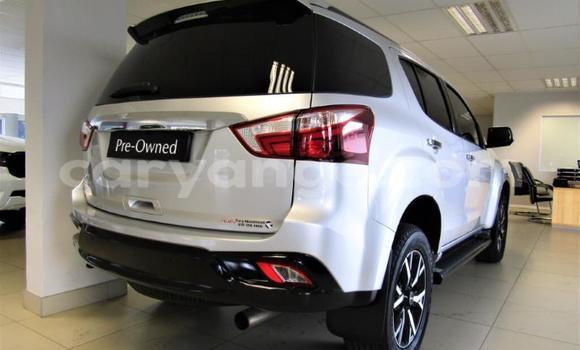 Acheter Occasion Voiture Isuzu MU-X Gris à Gobabis, Omaheke Acheter Occasion Voiture Isuzu MU-X Gris à Gobabis, Omaheke