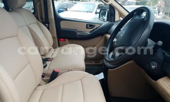 Acheter Occasion Voiture Hyundai H1 Blanc à Gobabis, Omaheke Acheter Occasion Voiture Hyundai H1 Blanc à Gobabis, Omaheke