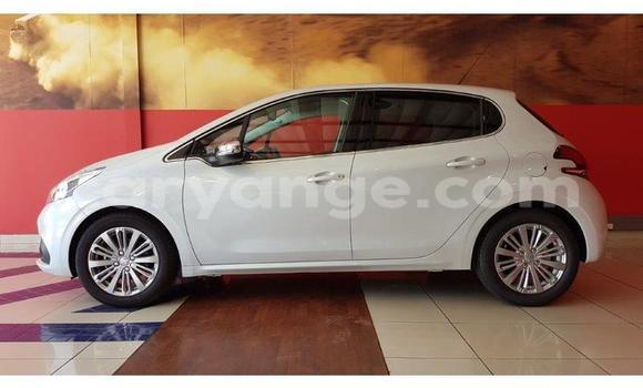 Buy Used Peugeot 208 White Car in Gobabis in Omaheke Buy Used Peugeot 208 White Car in Gobabis in Omaheke