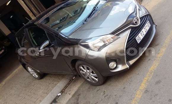 Acheter Occasion Voiture Toyota Yaris Beige à Windhoek, Namibie Acheter Occasion Voiture Toyota Yaris Beige à Windhoek, Namibie