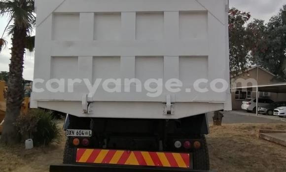 Acheter Occasion Utilitaire Mitsubishi L400 Blanc à Windhoek, Namibie Acheter Occasion Utilitaire Mitsubishi L400 Blanc à Windhoek, Namibie