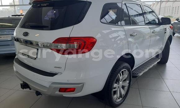 Acheter Occasion Voiture Ford Everest Blanc à Gobabis, Omaheke Acheter Occasion Voiture Ford Everest Blanc à Gobabis, Omaheke