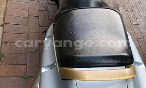 Acheter Occasion Moto Kawasaki ZZR Autre à Henties Bay, Erongo Acheter Occasion Moto Kawasaki ZZR Autre à Henties Bay, Erongo