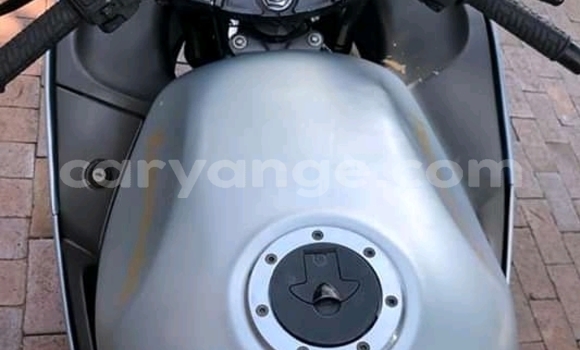 Acheter Occasion Moto Kawasaki ZZR Autre à Henties Bay, Erongo Acheter Occasion Moto Kawasaki ZZR Autre à Henties Bay, Erongo