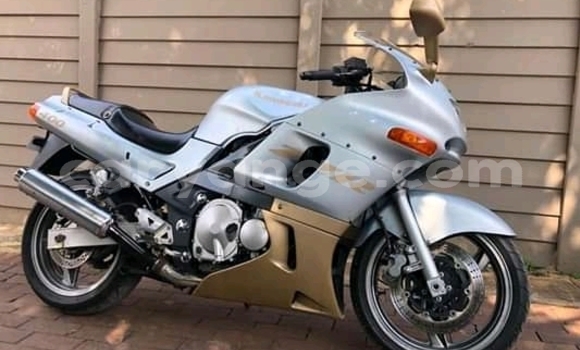 Acheter Occasion Moto Kawasaki ZZR Autre à Henties Bay, Erongo Acheter Occasion Moto Kawasaki ZZR Autre à Henties Bay, Erongo