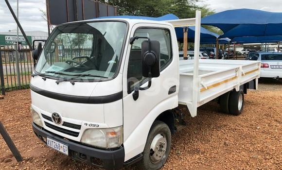 Buy Used Toyota Dyna White Truck in Windhoek in Namibia