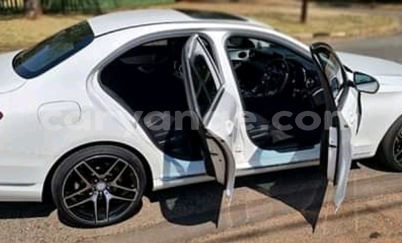 Acheter Occasion Voiture Mercedes-Benz CL–Class Blanc à Windhoek, Namibie Acheter Occasion Voiture Mercedes-Benz CL–Class Blanc à Windhoek, Namibie