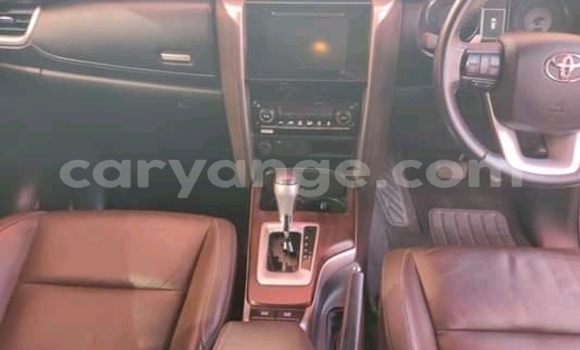 Acheter Occasion Voiture Toyota Fortuner Blanc à Windhoek, Namibie Acheter Occasion Voiture Toyota Fortuner Blanc à Windhoek, Namibie