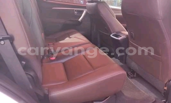 Acheter Occasion Voiture Toyota Fortuner Blanc à Windhoek, Namibie Acheter Occasion Voiture Toyota Fortuner Blanc à Windhoek, Namibie