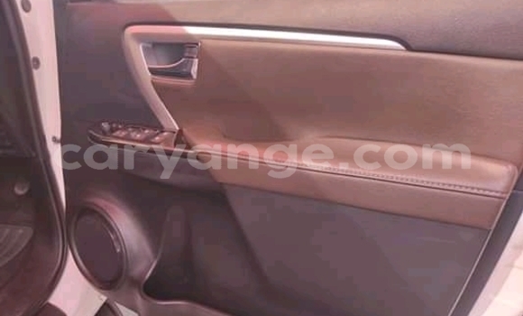 Acheter Occasion Voiture Toyota Fortuner Blanc à Windhoek, Namibie Acheter Occasion Voiture Toyota Fortuner Blanc à Windhoek, Namibie