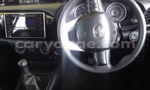 Acheter Occasion Voiture Toyota Hilux Blanc à Windhoek, Namibie Acheter Occasion Voiture Toyota Hilux Blanc à Windhoek, Namibie