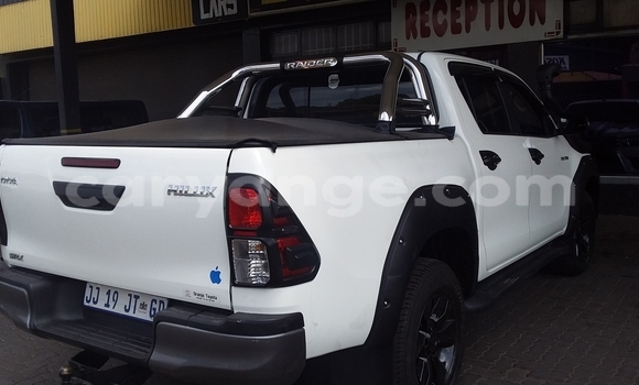 Acheter Occasion Voiture Toyota Hilux Blanc à Windhoek, Namibie Acheter Occasion Voiture Toyota Hilux Blanc à Windhoek, Namibie