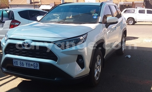 Acheter Occasion Voiture Toyota RAV4 Blanc à Windhoek, Namibie Acheter Occasion Voiture Toyota RAV4 Blanc à Windhoek, Namibie