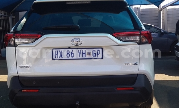 Acheter Occasion Voiture Toyota RAV4 Blanc à Windhoek, Namibie Acheter Occasion Voiture Toyota RAV4 Blanc à Windhoek, Namibie