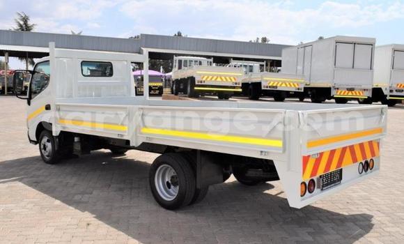 Acheter Occasion Utilitaire Toyota Dyna Blanc à Gobabis, Omaheke Acheter Occasion Utilitaire Toyota Dyna Blanc à Gobabis, Omaheke