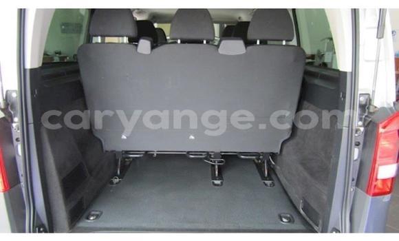 Buy Used Mercedes-Benz Vito White Car in Gobabis in Omaheke Buy Used Mercedes-Benz Vito White Car in Gobabis in Omaheke