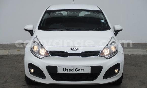 Acheter Occasion Voiture Kia Rio Blanc à Gobabis, Omaheke Acheter Occasion Voiture Kia Rio Blanc à Gobabis, Omaheke
