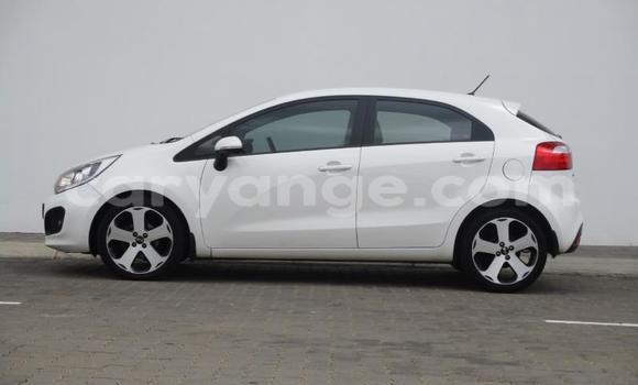Acheter Occasion Voiture Kia Rio Blanc à Gobabis, Omaheke Acheter Occasion Voiture Kia Rio Blanc à Gobabis, Omaheke