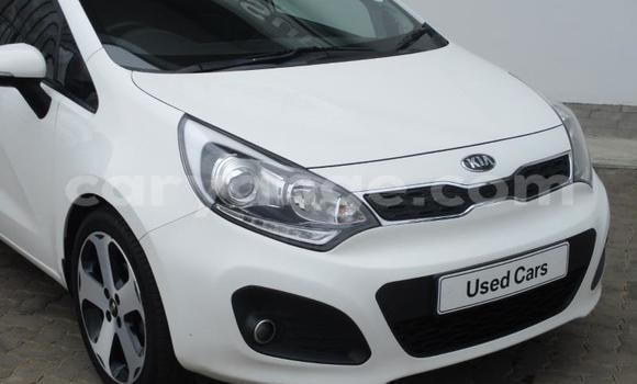 Acheter Occasion Voiture Kia Rio Blanc à Gobabis, Omaheke Acheter Occasion Voiture Kia Rio Blanc à Gobabis, Omaheke