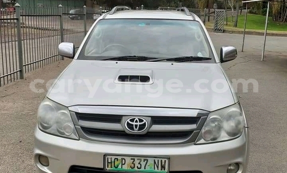 Acheter Occasion Voiture Toyota Fortuner Gris à Arandis, Kunene Acheter Occasion Voiture Toyota Fortuner Gris à Arandis, Kunene