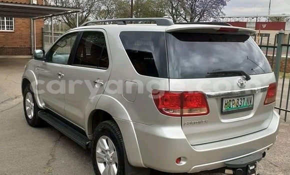 Acheter Occasion Voiture Toyota Fortuner Gris à Arandis, Kunene Acheter Occasion Voiture Toyota Fortuner Gris à Arandis, Kunene