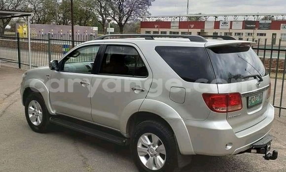 Acheter Occasion Voiture Toyota Fortuner Gris à Arandis, Kunene Acheter Occasion Voiture Toyota Fortuner Gris à Arandis, Kunene