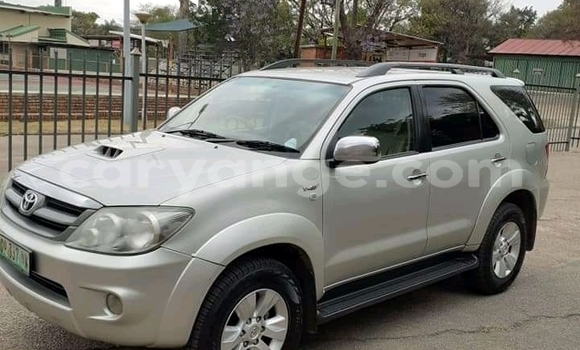 Acheter Occasion Voiture Toyota Fortuner Gris à Arandis, Kunene Acheter Occasion Voiture Toyota Fortuner Gris à Arandis, Kunene