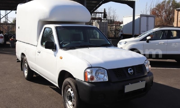 Acheter Occasion Voiture Nissan NP 300 Blanc à Rundu, Namibie