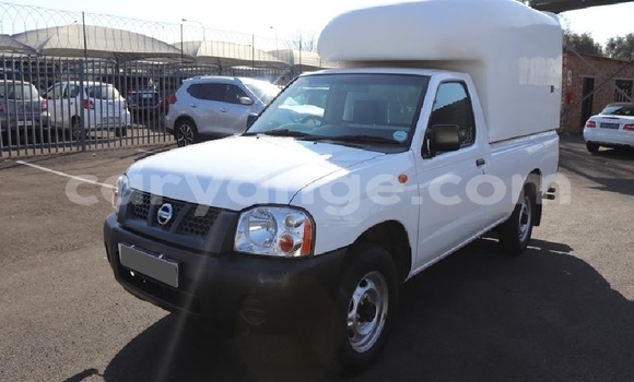 Buy Used Nissan NP 300 White Car in Rundu in Namibia Buy Used Nissan NP 300 White Car in Rundu in Namibia