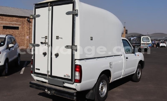 Buy Used Nissan NP 300 White Car in Rundu in Namibia Buy Used Nissan NP 300 White Car in Rundu in Namibia