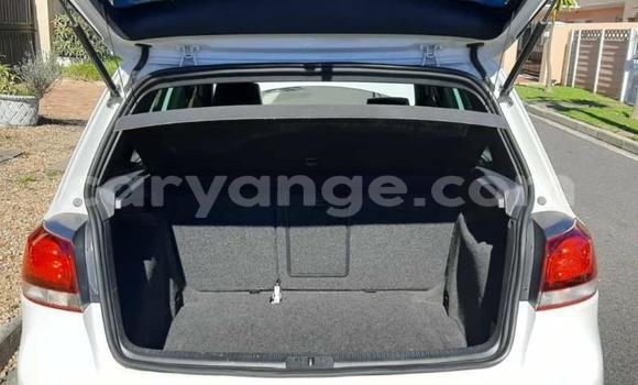 Buy Used Volkswagen Golf White Car in Gobabis in Omaheke Buy Used Volkswagen Golf White Car in Gobabis in Omaheke
