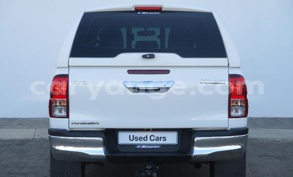 Acheter Occasion Voiture Toyota Hilux Blanc à Windhoek, Namibie Acheter Occasion Voiture Toyota Hilux Blanc à Windhoek, Namibie