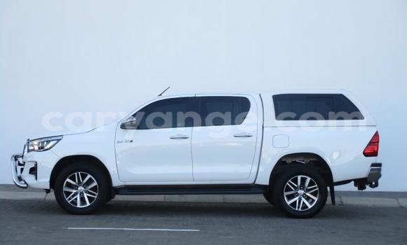 Acheter Occasion Voiture Toyota Hilux Blanc à Windhoek, Namibie Acheter Occasion Voiture Toyota Hilux Blanc à Windhoek, Namibie