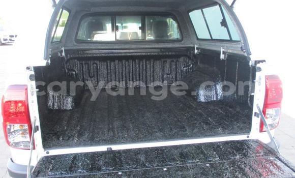 Acheter Occasion Voiture Toyota Hilux Blanc à Windhoek, Namibie Acheter Occasion Voiture Toyota Hilux Blanc à Windhoek, Namibie