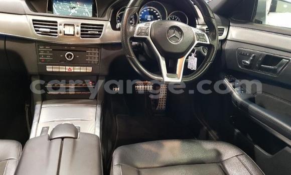 Acheter Occasion Voiture Mercedes-Benz E–Class Gris à Gobabis, Omaheke Acheter Occasion Voiture Mercedes-Benz E–Class Gris à Gobabis, Omaheke